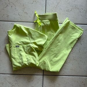 Figs Bright Lime Scrub Set